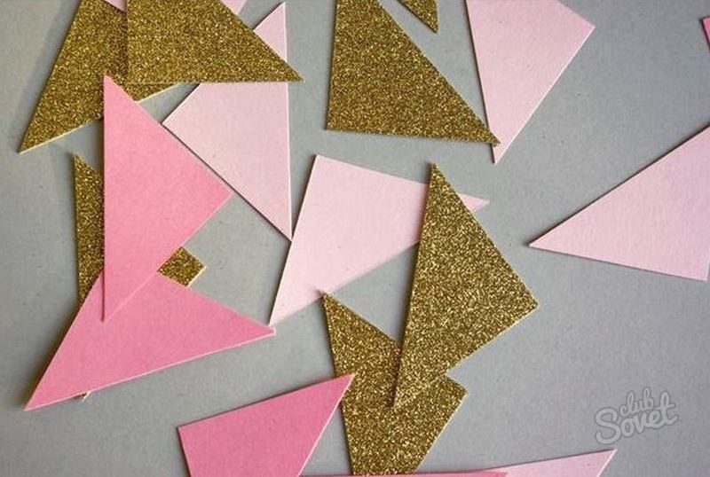 Se os triângulos forem feitos de papel colorido, eles ficarão mais brilhantes e será mais divertido trabalhar