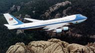 Президент Дональд Трамп объявил, что новый президентский самолет, который в настоящее время производит Boeing, будет «удивительным»