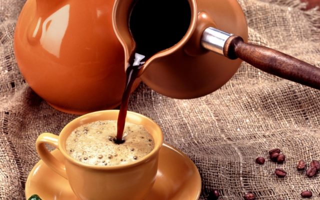Тепер ви знаєте як правильно варити каву в турці будинку, а значить, саме час приступити до експериментів