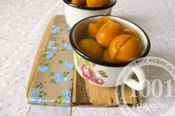 У складі смачного абрикосового компоту міститься маса корисних речовин