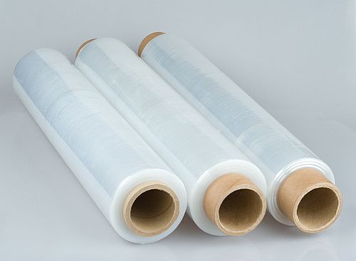 Ширина рулону для ручної упаковки становить від 350 - 500 мм, з намотуванням від 200 до 600 метрів;  товщина плівки варіюється від 15 до 23 мікрон);