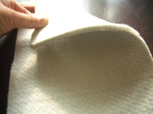 Даний текстильний матеріал, як правило, буває натуральним та синтетичним